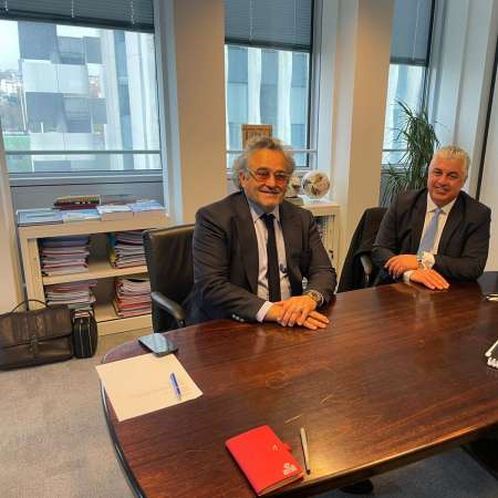 رئيس اقتصادية قناة السويس خلال الجولة 