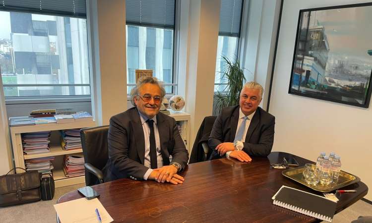 رئيس اقتصادية قناة السويس خلال الجولة 